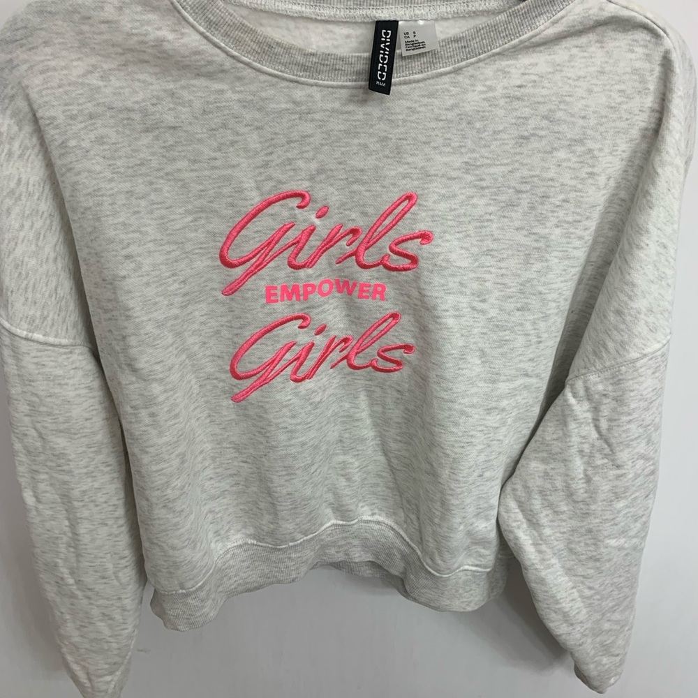 H&M GRAPHIC SWEATER